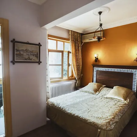 Cheers Vintage Hostel *