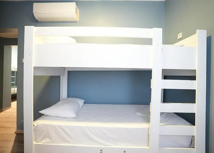 Cheers Vintage אכסניה