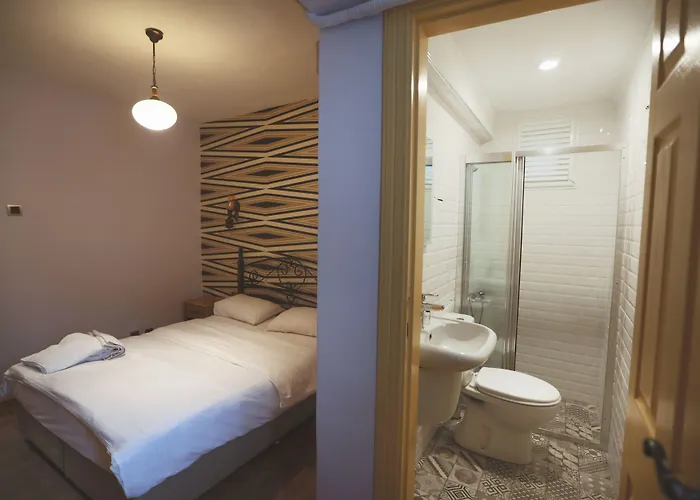 Cheers Vintage אכסניה *