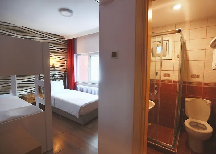 Cheers Vintage אכסניה *