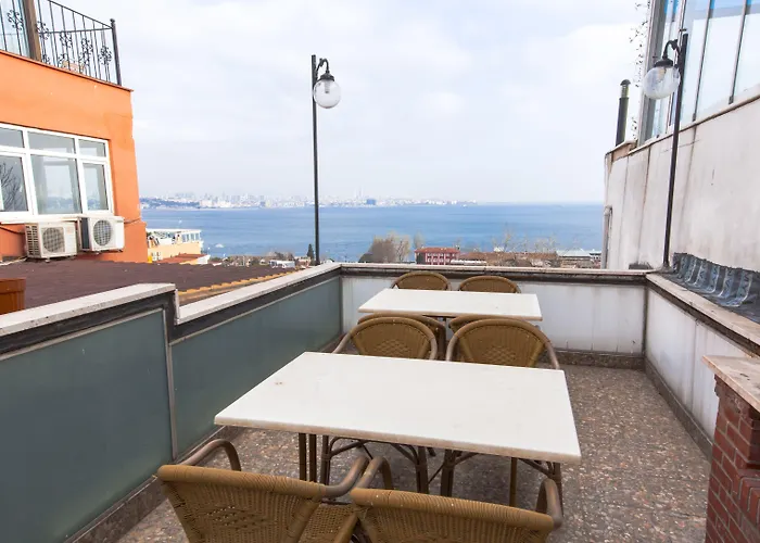 Cheers Vintage אכסניה *