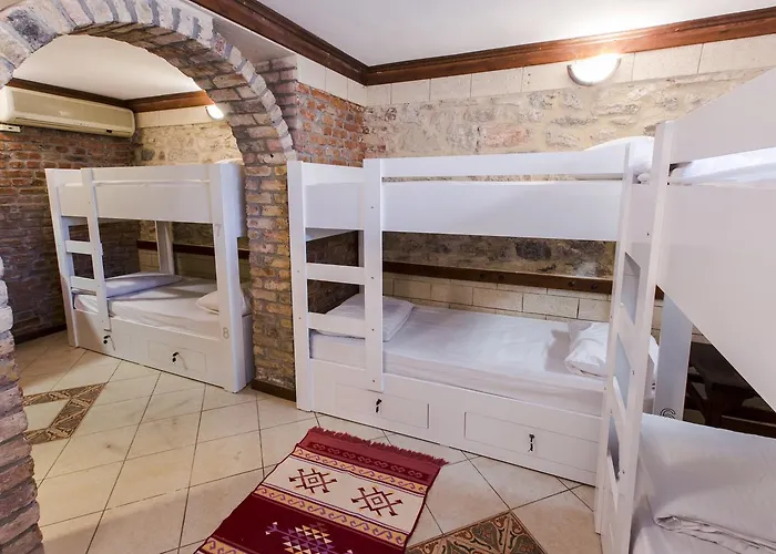 Cheers Vintage אכסניה איסטמבול